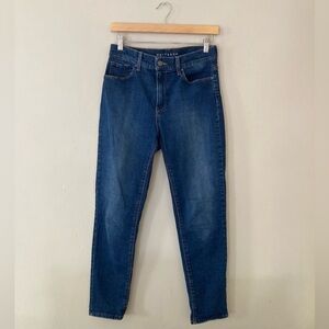 Mott & Bow Mom Oliver Jeans in Light/Medium Blue Size 27x28